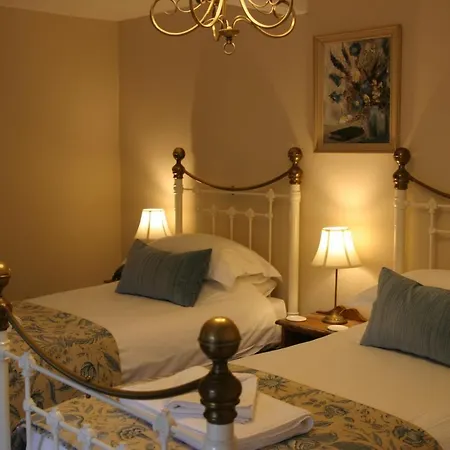 The Charles Bathurst 4*
